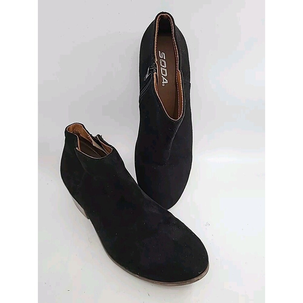 SODA Womens Round Toe Black Faux Suede Stacked Heel Ankle Bootie Size 8.5